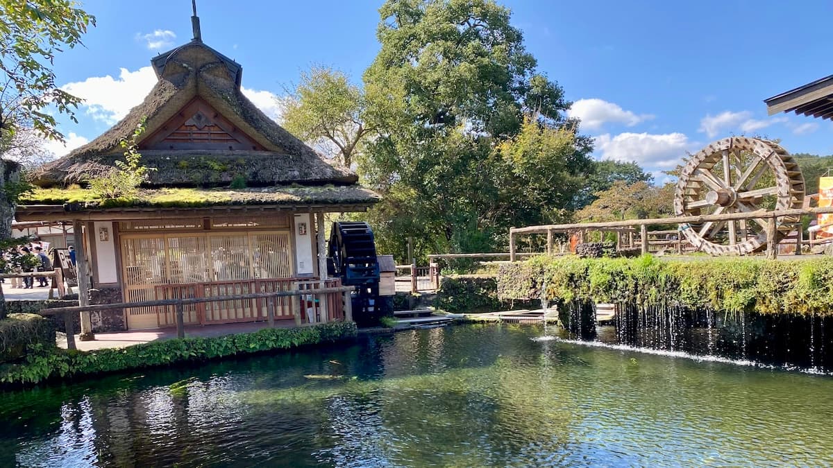 Oshino Hakkai pond with traditional Japanese buildings