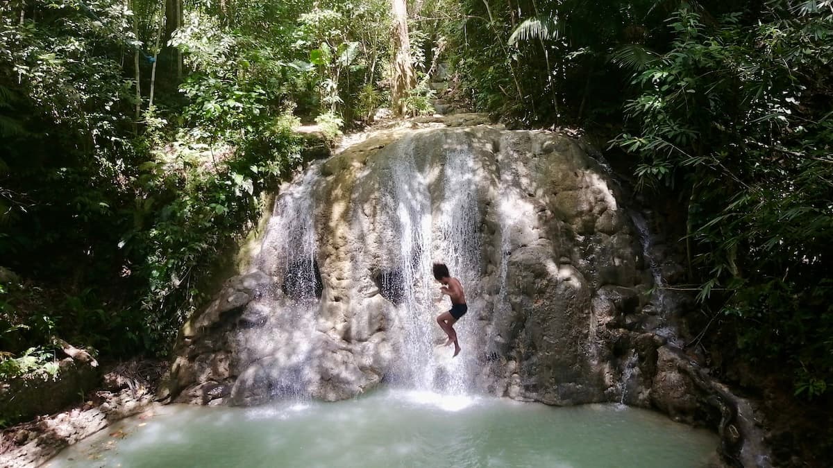 Swing jump in Lugnason falls